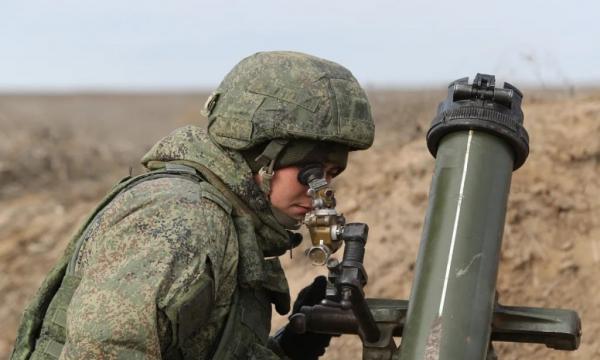 Артиллеристы ВВО передают опыт стрельбы из миномёта «Сани» новобранцам Артиллеристы ВВО передают опыт стрельбы из миномёта «Сани» новобранцам