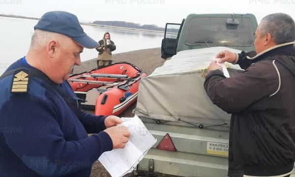 Инспекторы ГИМС обеспечивают безопасность на воде