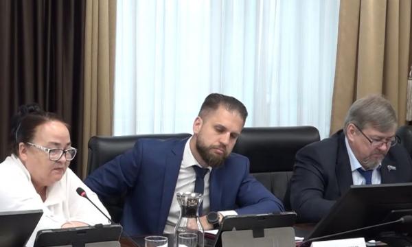 На Камчатке депутат, обвиняемый в подделке диплома, подал в отставку