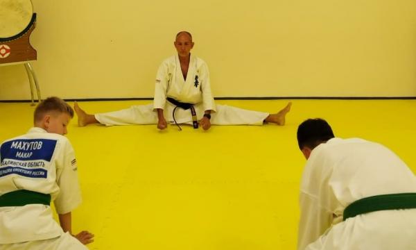 Президент международного союза киокушин провел мастер-класс для сахалинских каратистов