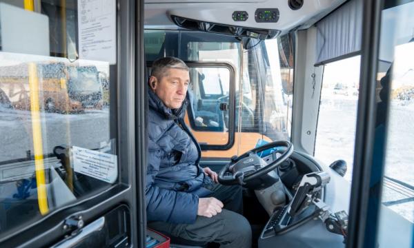 В автобусах Южно-Сахалинска участились случаи падения пассажиров
