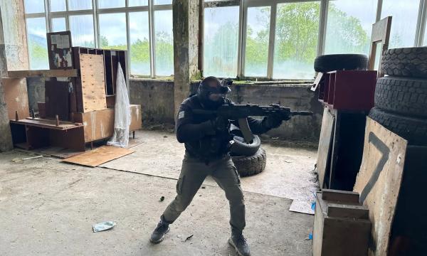 На Сахалине ветераны СВО определили сильнейших в страйкболе