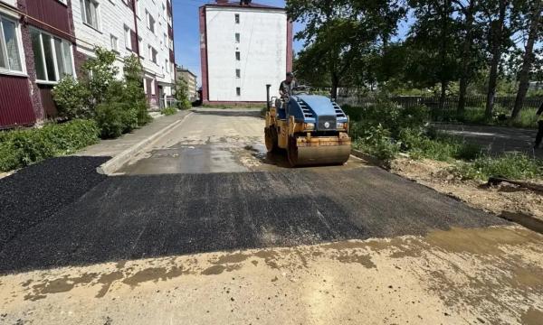В северных районах Сахалина доработали более 30 тысяч квадратных метров асфальта В северных районах Сахалина доработали более 30 тысяч квадратных метров асфальта