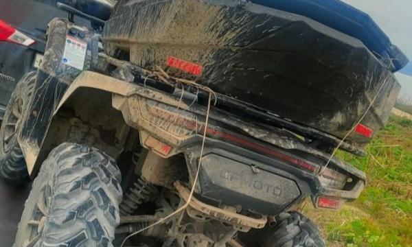 Квадроцикл съехал с трассы под Охотским, двое мужчин получили травмы