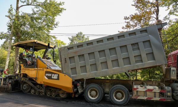 Ремонт дороги в Синегорске завершат до конца недели