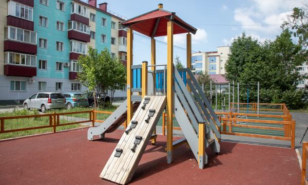 В Южно-Сахалинске обновлённый двор на улице Чехова требует нового подхода к содержанию