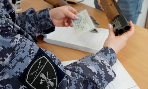 12 единиц оружия изъяты за нарушения правил оборота на Сахалине