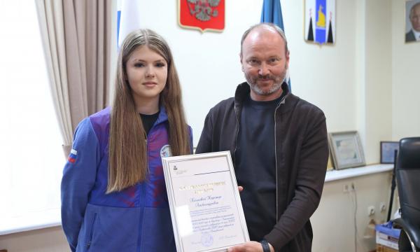 Сахалинки завоевали в Пекине первое место в соревнованиях по керлингу среди девушек до 18 лет Сахалинки завоевали в Пекине первое место в соревнованиях по керлингу среди девушек до 18 лет