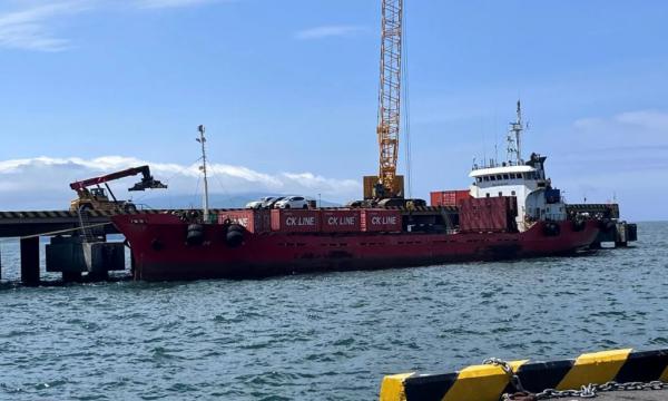 Морское судно «Восток» обеспечило доставку грузов на Курильские острова Морское судно «Восток» обеспечило доставку грузов на Курильские острова