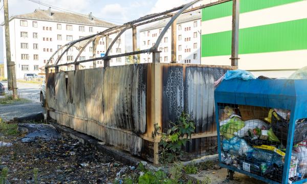 Мэрия Южно-Сахалинска призывает горожан не поджигать контейнеры Мэрия Южно-Сахалинска призывает горожан не поджигать контейнеры