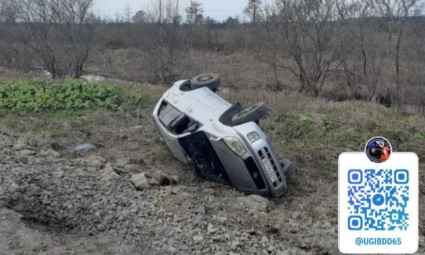 На Сахалине женщина-водитель потеряла управление и вылетела в кювет