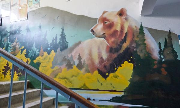 Подъезд с медведем: сахалинцы преобразили свое жилье и победили в конкурсе