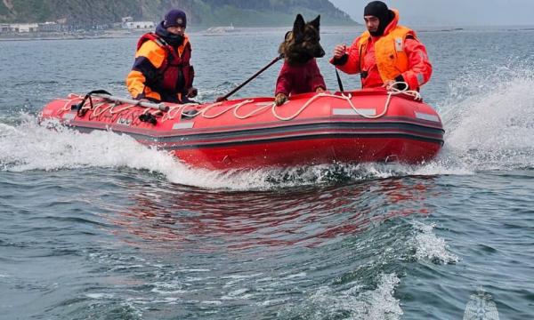 Спасатели МЧС России совершенствуют мастерство на воде