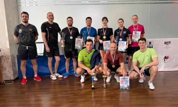 Сахалинцы определили победителей Новогоднего турнира по настольному теннису Сахалинцы определили победителей Новогоднего турнира по настольному теннису