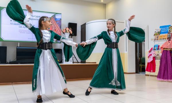 В областном центре прошёл праздник языков и культур "Мы живём на Сахалине"