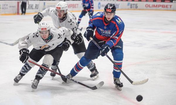«Сахалинские Акулы» открывают домашнюю серию с «Тайфуном» «Сахалинские Акулы» открывают домашнюю серию с «Тайфуном»