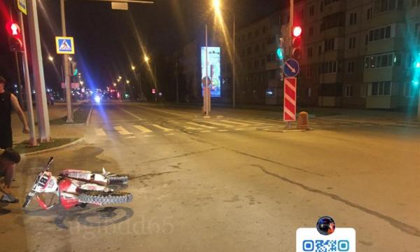 В Южно-Сахалинске неизвестный сбил подростка на мотоцикле и скрылся