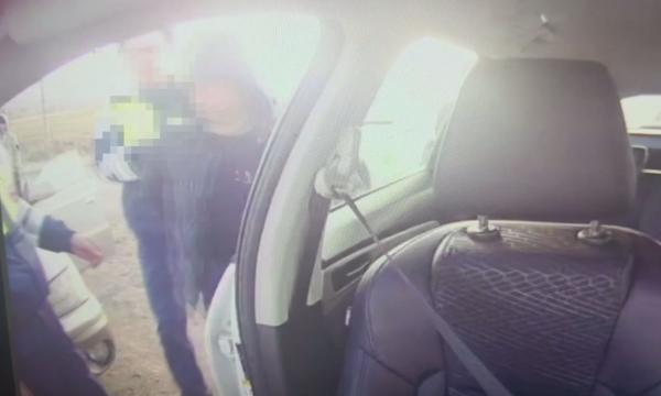 Полицейские в Южно-Сахалинске изъяли наркотики у пассажира автомобиля