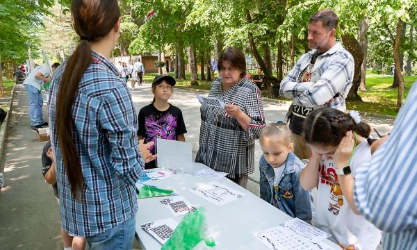 В Южно-Сахалинске запустили интерактивную "Аллею читающей молодёжи"