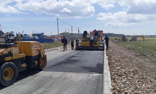 На дороге Южно-Курильск &ndash; Отрада уложили более 2 км асфальта