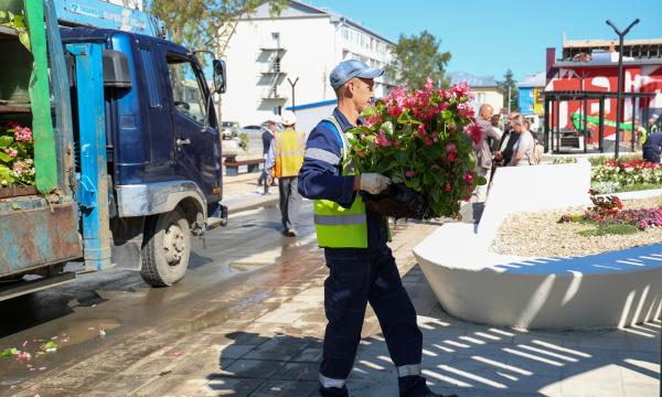 Бульвар студентов у филиала "Щуки" в Южно-Сахалинске откроют 1 сентября Бульвар студентов у филиала "Щуки" в Южно-Сахалинске откроют 1 сентября