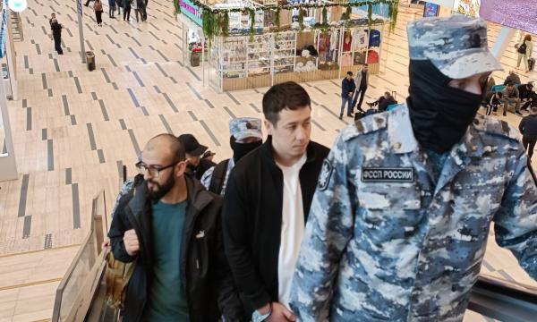 Судебные приставы депортировали нелегальных мигрантов с Сахалина