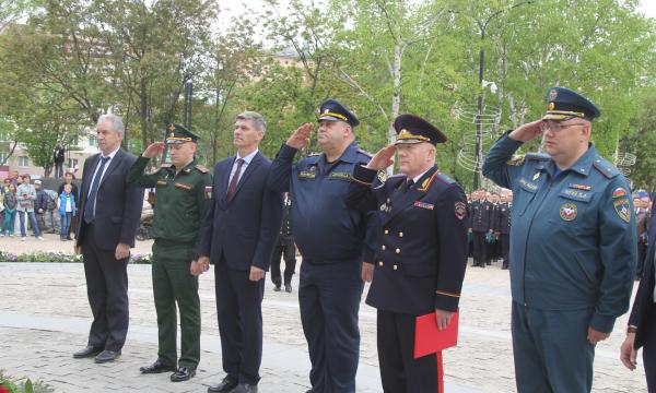 Начальник Главного управления МЧС России по Сахалинской области Любомир Муха принял участие в торжественном митинге
