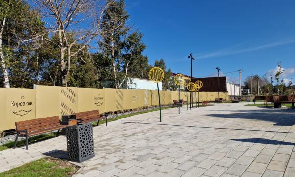 Жители Корсакова пользуются QR-кодами на объектах благоустройства