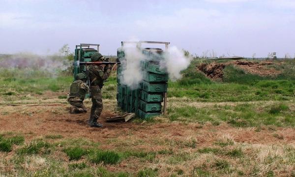 На Сахалине военнослужащие обучаются стрельбе из РПГ-7В