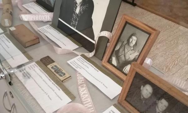 В Углегорске открылись две новые выставки к 160-летию А.П. Чехова В Углегорске открылись две новые выставки к 160-летию А.П. Чехова