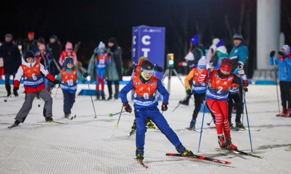 "Сахалинская лыжня" прошла в новом вечернем формате