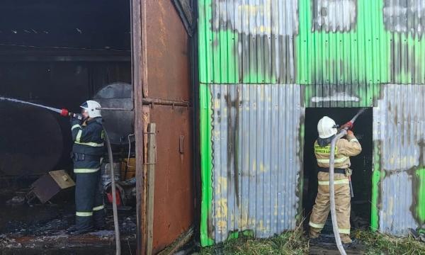 Огнеборцы Томаринского пожарно-спасательного отряда ликвидировали возгорание