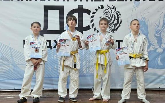 На чемпионате ДФО по джиу-джитсу сахалинцы завоевали медали На чемпионате ДФО по джиу-джитсу сахалинцы завоевали медали