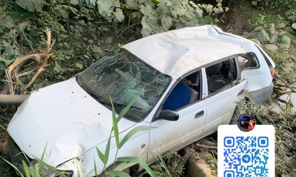 В Южно-Сахалинске пожилой водитель съехал в кювет