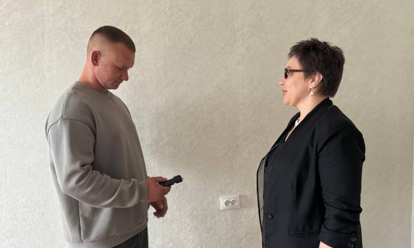 В Поронайске продолжают обеспечивать детей-сирот жильем