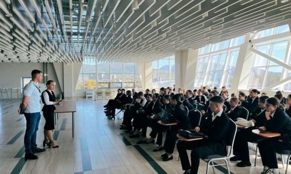 Производство аэровокзала «Южно-Сахалинск» детально исследуют островные студенты