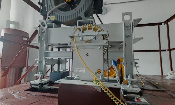 Лифты капитально отремонтировали в девятиэтажке в Южно-Сахалинске