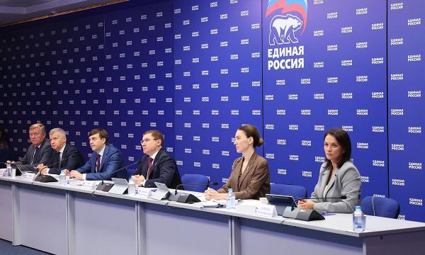 "Единая Россия" и Минпросвещения подвели промежуточные итоги программы модернизации образовательной инфраструктуры в регионах