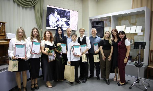 В музее книги А. П. Чехова состоялась программа, посвященная Р. Рождественскому В музее книги А. П. Чехова состоялась программа, посвященная Р. Рождественскому