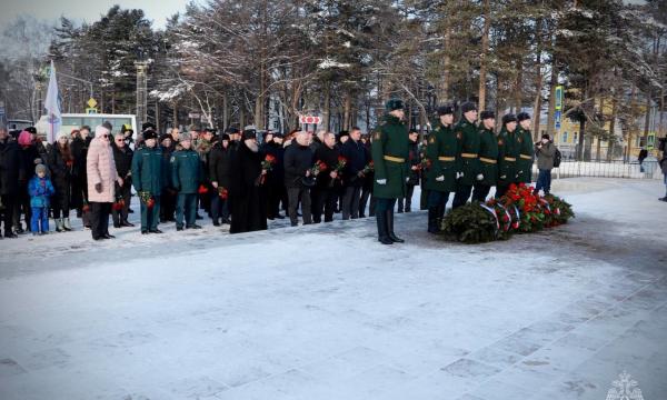 В День Неизвестного Солдата сотрудники  МЧС России почтили память погибших воинов
