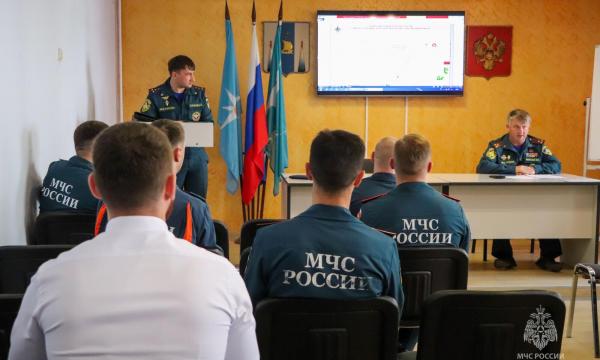 Вопросы совершенствования пожарной охраны региона обсудили в МЧС Сахалина Вопросы совершенствования пожарной охраны региона обсудили в МЧС Сахалина