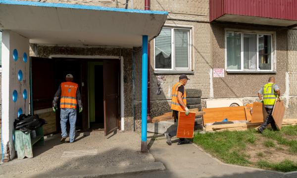 В Южно-Сахалинске усиливают работу по расчистке подвалов