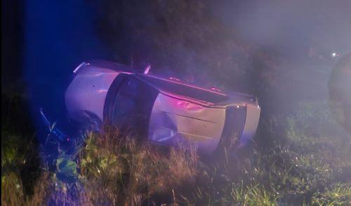 Легковой автомобиль съехал в кювет на трассе Южно-Сахалинск - Холмск