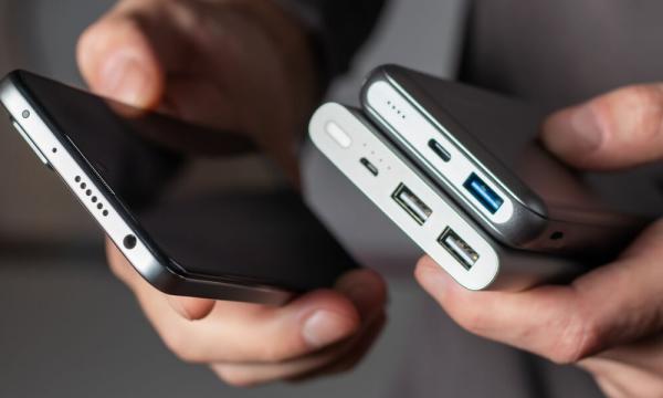 На Дальнем Востоке из-за холодов резко вырос спрос на пауэрбанки