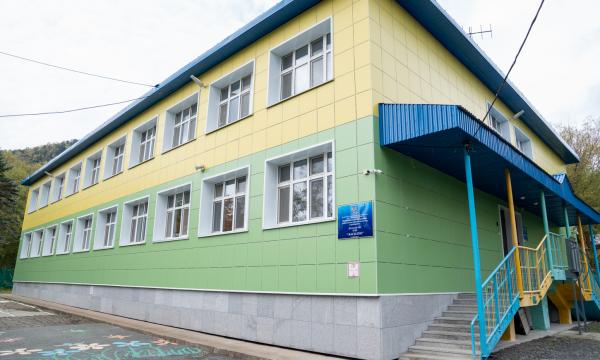 В двух детских садах Южно-Сахалинска капитально ремонтируют электросети