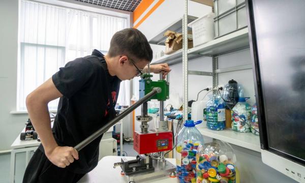 На Сахалине в детском технопарке запускают проект по переработке пластика