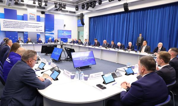 Дмитрий Медведев: На предварительное голосование Единой России заявились более 1300 участников СВО