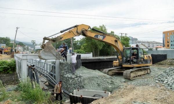 Капитальный ремонт улицы Бумажной в Южно-Сахалинске выполнен наполовину