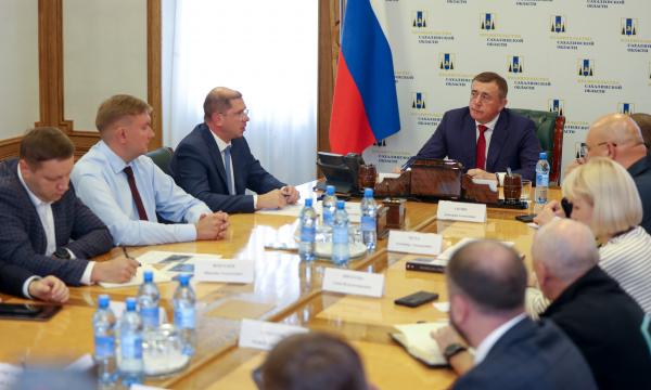 Начальник Главного управления МЧС России по Сахалинской области Любомир Муха принял участие в заседании оперативного штаба по ликвидации последствий циклона в Невельском районе