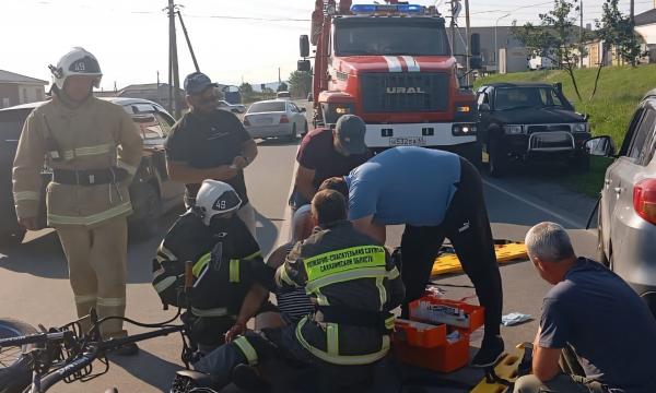В Южно-Курильске велосипедист столкнулся с автомобилем